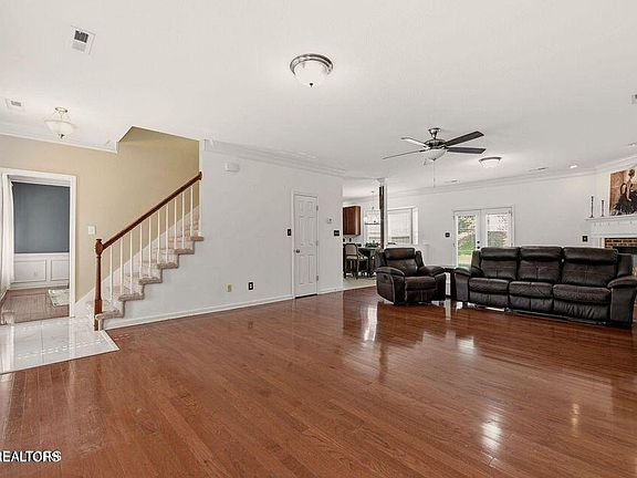4th image of 7614 Misty View Ln