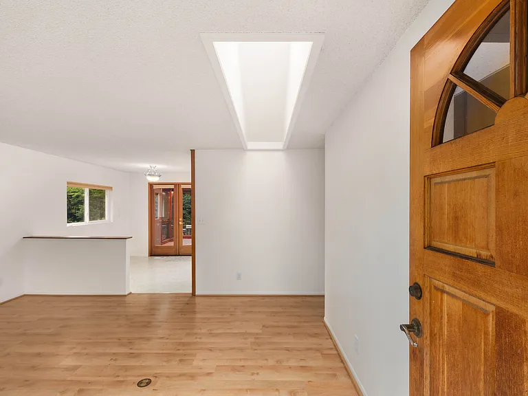 6011 156th Ave NE — Photo 3