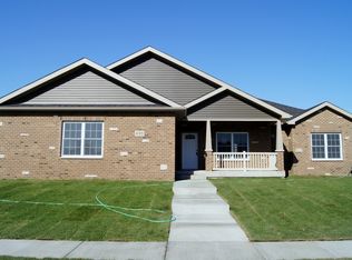 2035 Brook Stone Dr, Bourbonnais, IL