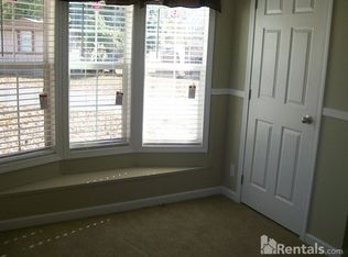 121 Claussen Dr, Goose Creek, SC 29445