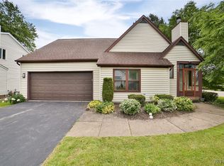 831 Robin Rd, Amherst, NY 14228