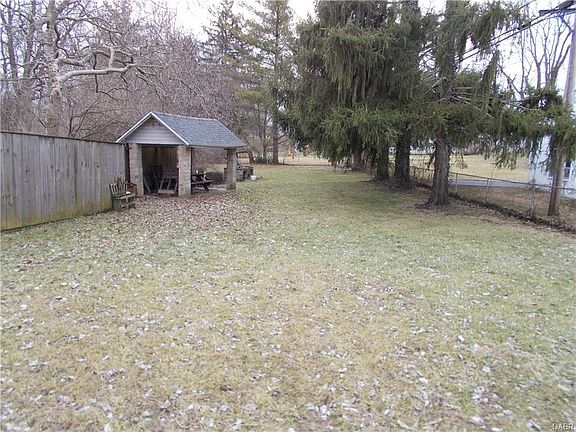 3rd image of 150 Parkwood Dr