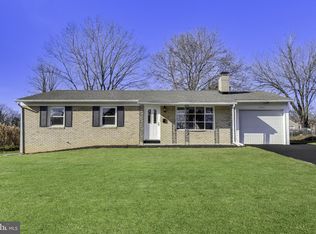 10810 Rosewood Dr, Hagerstown, MD 21740