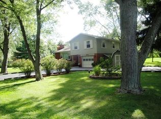29W241 Calumet Ave E, Warrenville, IL 60555