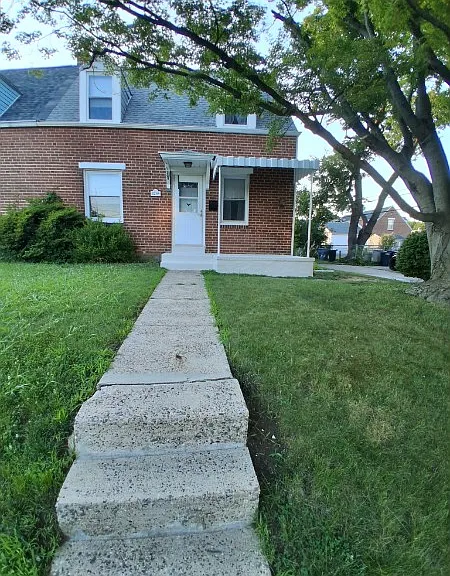 1205 7th Ave — Photo 2