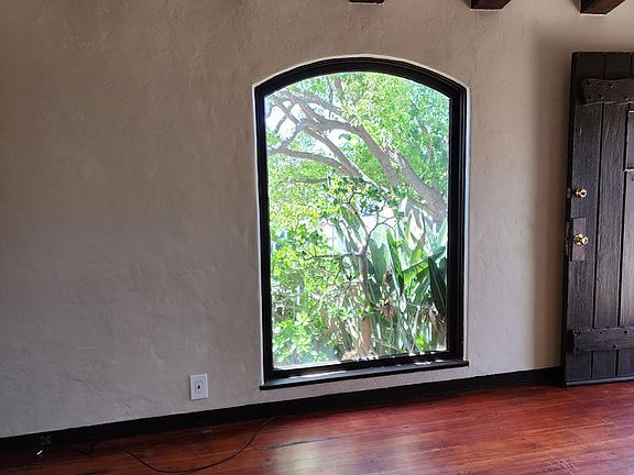 3rd image of 1301 28th St APT 1