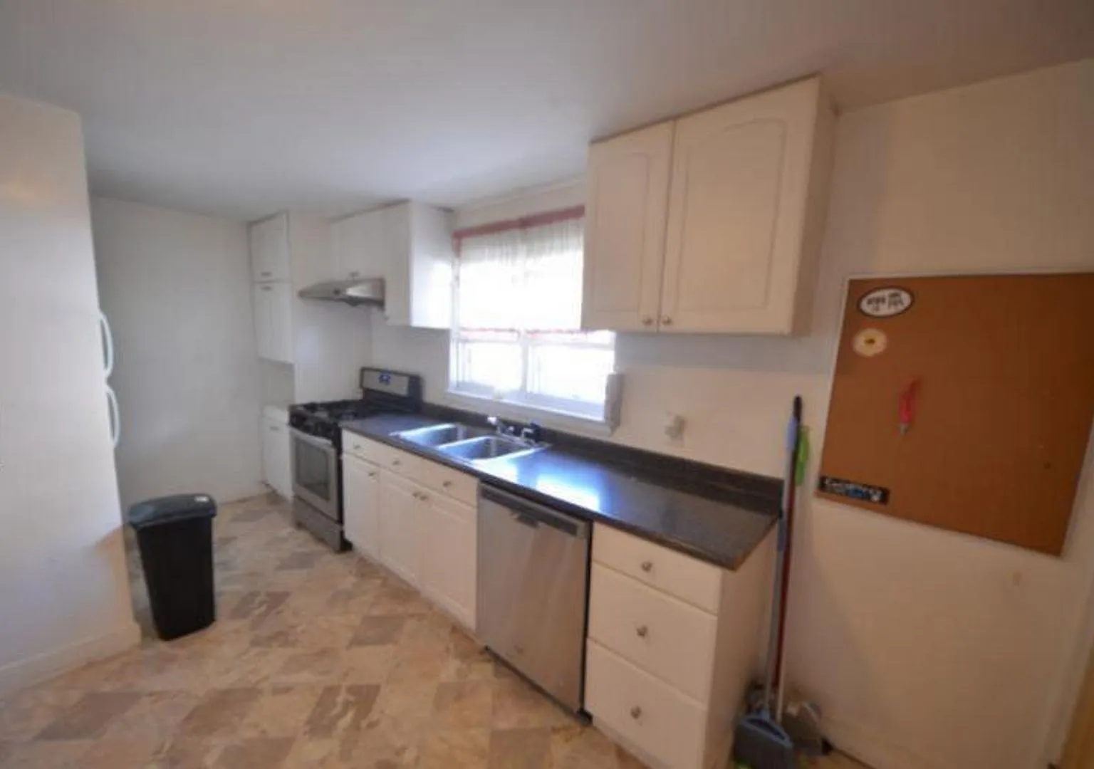 Brighton 3 Bed | Garage Parking Available | No Broker Fee — Photo 1