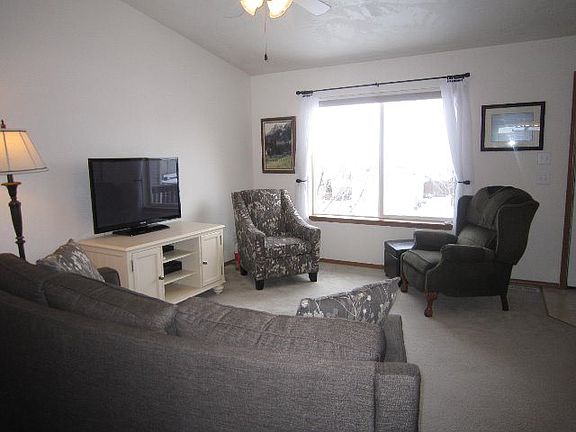 3rd image of 1950 NW Canyon View Dr