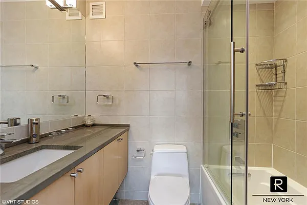 Rented by R New York | media 22