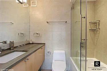 Rented by R New York