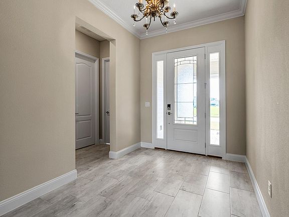 3rd image of 111 Pavia Pl