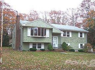 13 Myers Rd, Falmouth, MA 02540