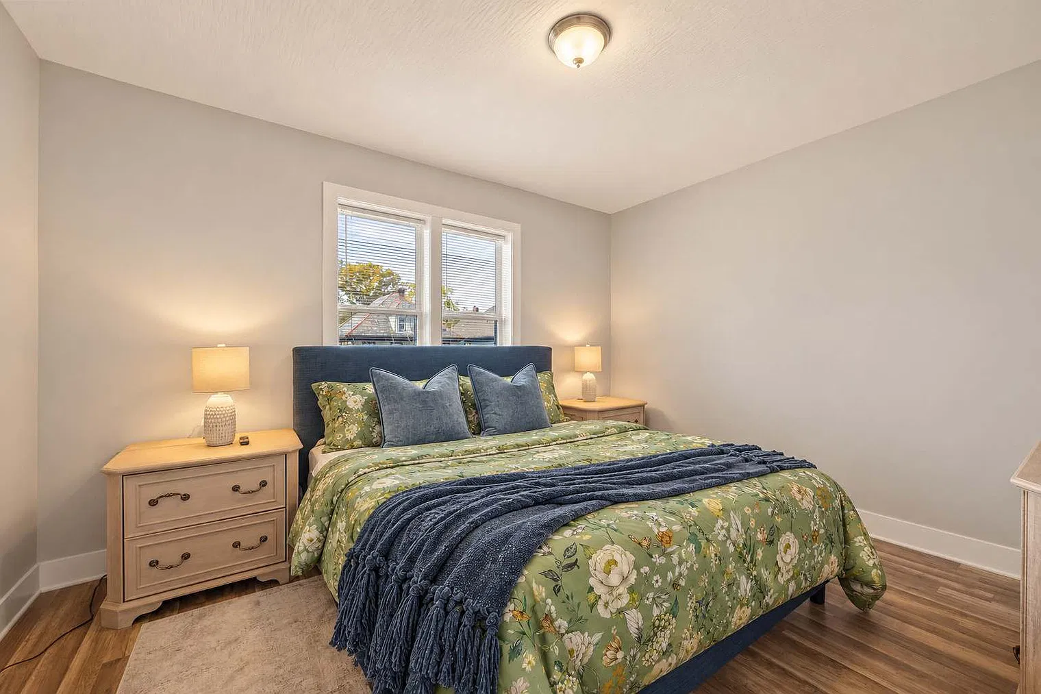4 bed, 1.0 bath, 1431 sqft, $3,855 — Photo 4