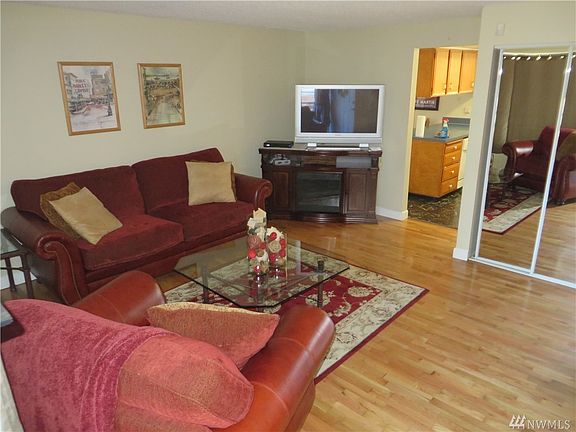 2nd image of 3819 118th Pl NE