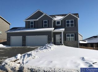 11917 Ashwood Dr, Bennington, NE 68007