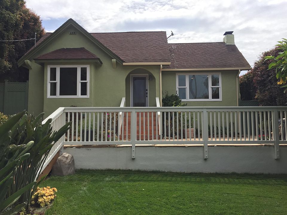 1st image of 30 Leslie Dr