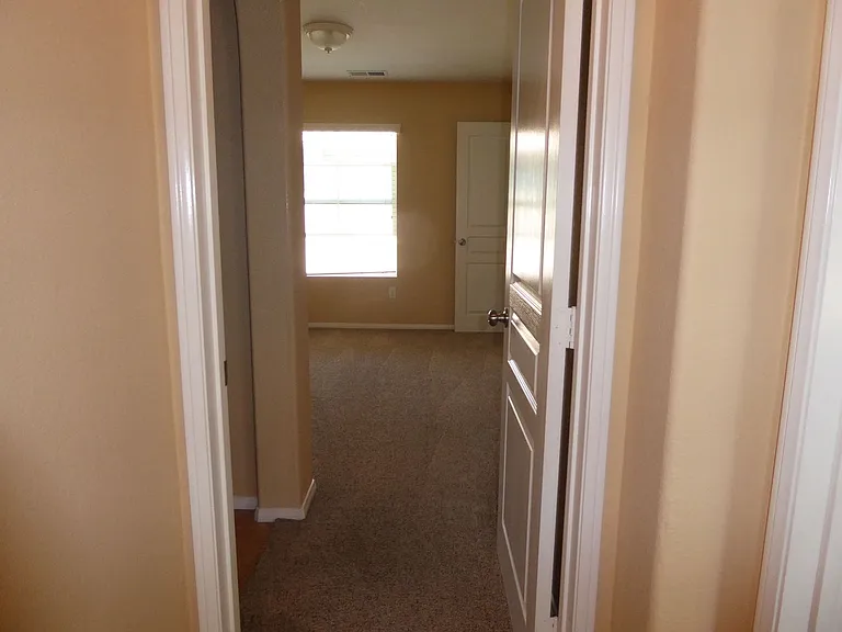 705 Hatfield Dr — Photo 15