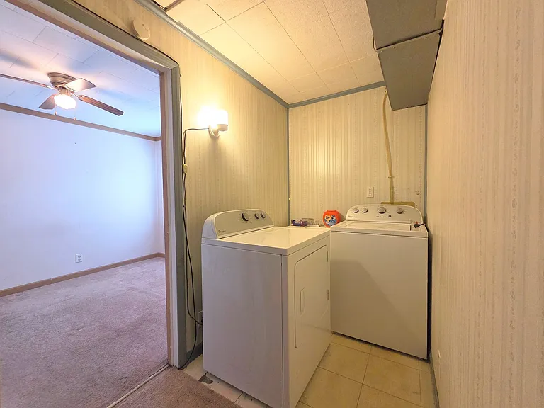 336 E Orchard St — Photo 22