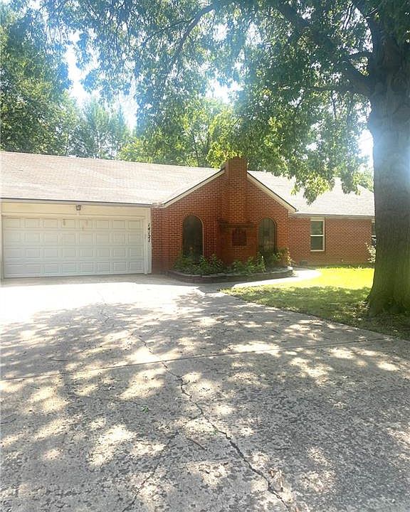 2nd image of 14121 S Summertree Ln