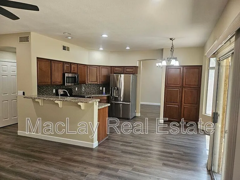 2711 W Megan St — Photo 7