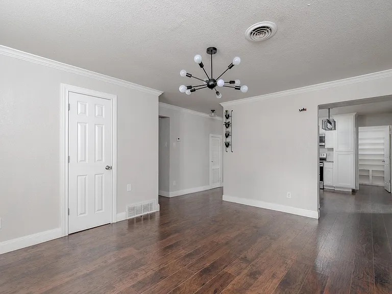 3042 S 28th St — Photo 10