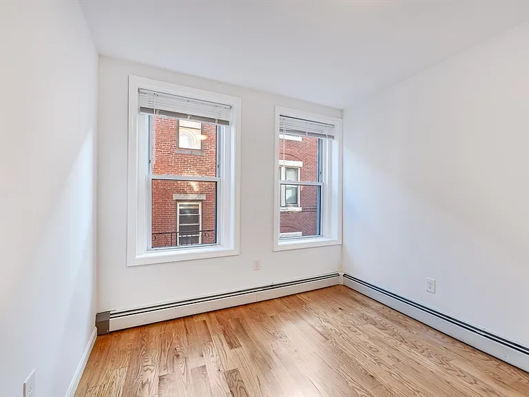 12 Foster St #6 — Photo 6