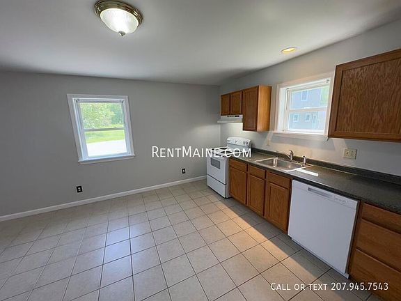 2nd image of 1835 Hammond St #1