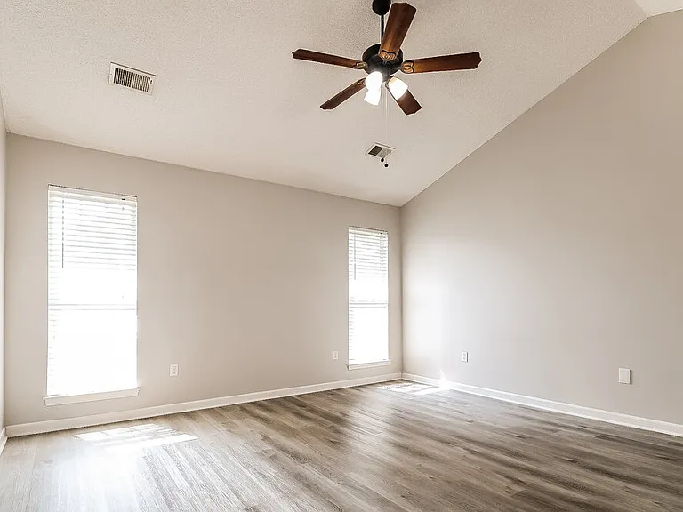1805 Steeplechase Cv — Photo 9