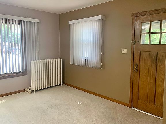4th image of 5 Park Ct