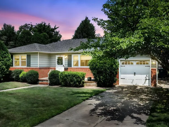 500 Van Sant Ave, Linwood, NJ 08221