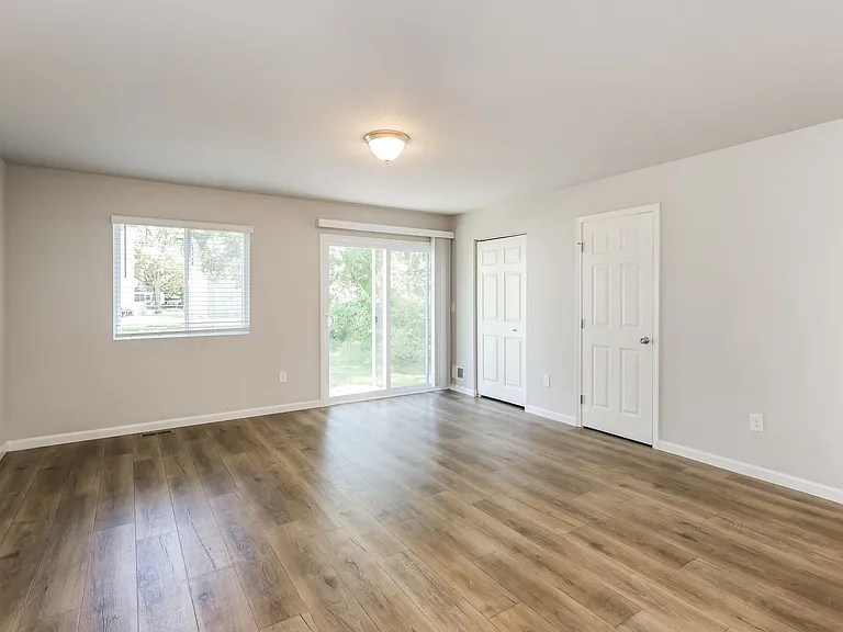 507 Burr St — Photo 2