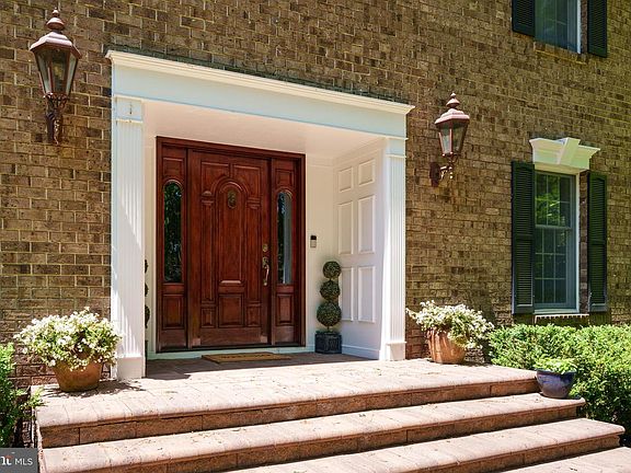 3rd image of 7 Sleepy Hollow Ln