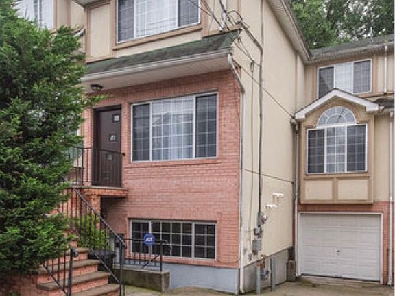 3rd image of 32 Cranberry Ct