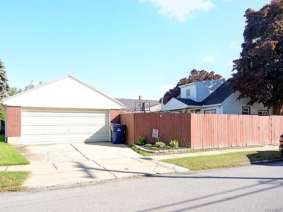 4th image of 282 Longnecker St