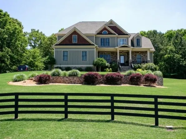 15 Lake Point Dr, Cartersville, GA 30121