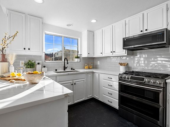 5th image of 20659 Gardenside Cir