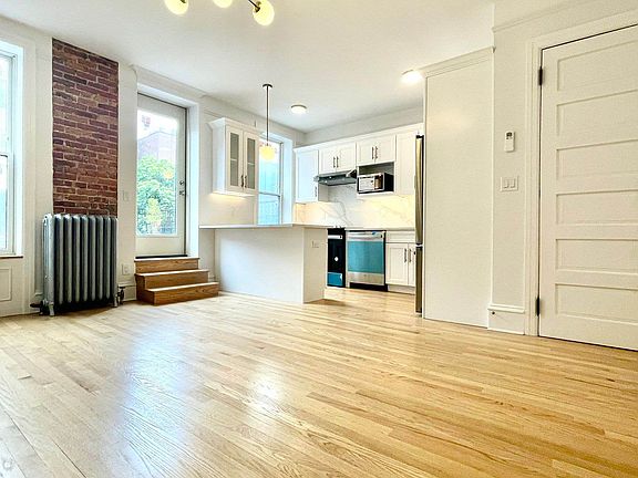 2nd image of 1183 Dean St #5