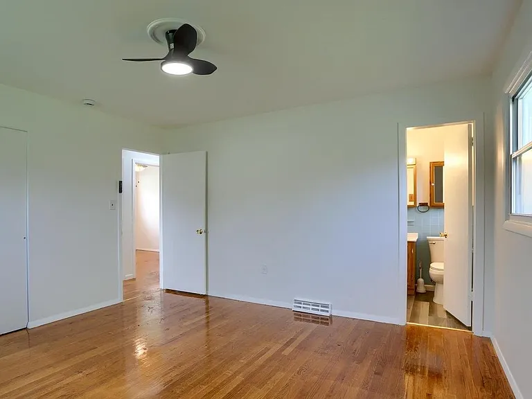 426 Linden St — Photo 12