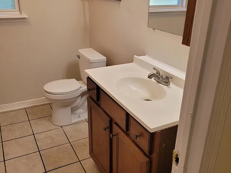 172 Claremore Ave — Photo 7