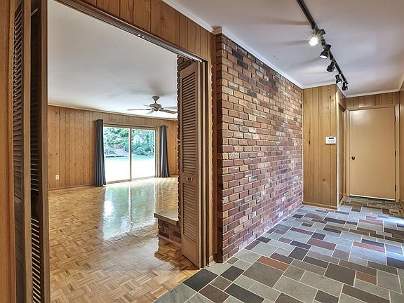4th image of 10210 Lochcrest Dr