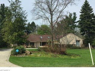 25550 Bryden Rd, Beachwood, OH 44122
