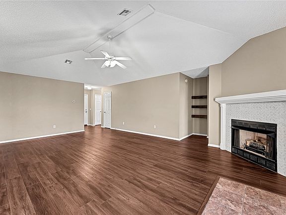 5th image of 1363 S Oleander Ln