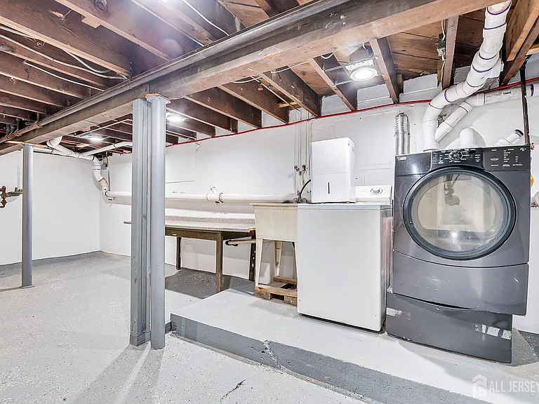 338 Buckelew Ave — Photo 33