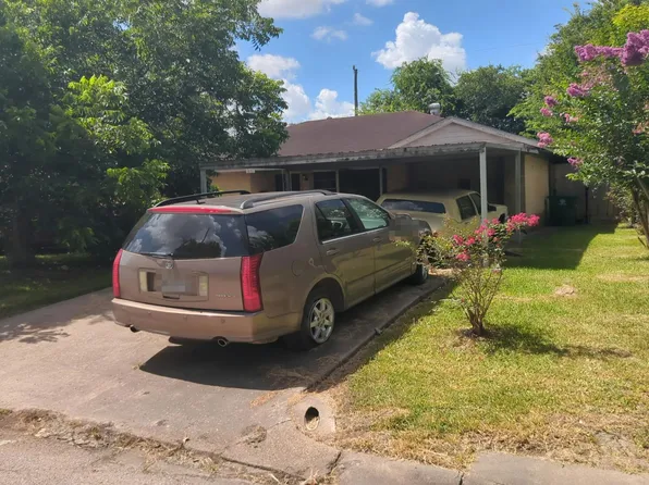 6126 Belarbor St, Houston, TX 77033