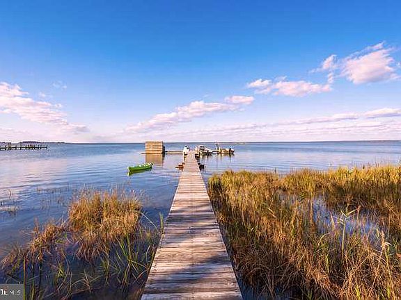3rd image of 3118 Bay View Dr