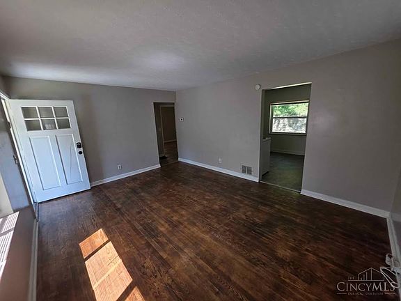 3rd image of 968 Delhi Ave