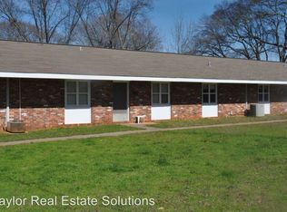 607 College St SW, Jacksonville, AL 36265