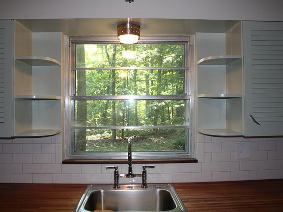 3rd image of 1399 W Crestwood Dr