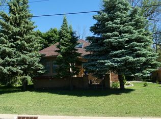 1036 W Brown Deer Rd, River Hills, WI 53217