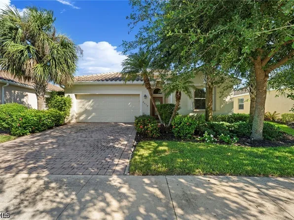 2517 Laurentina Ln, Cape Coral, FL 33909